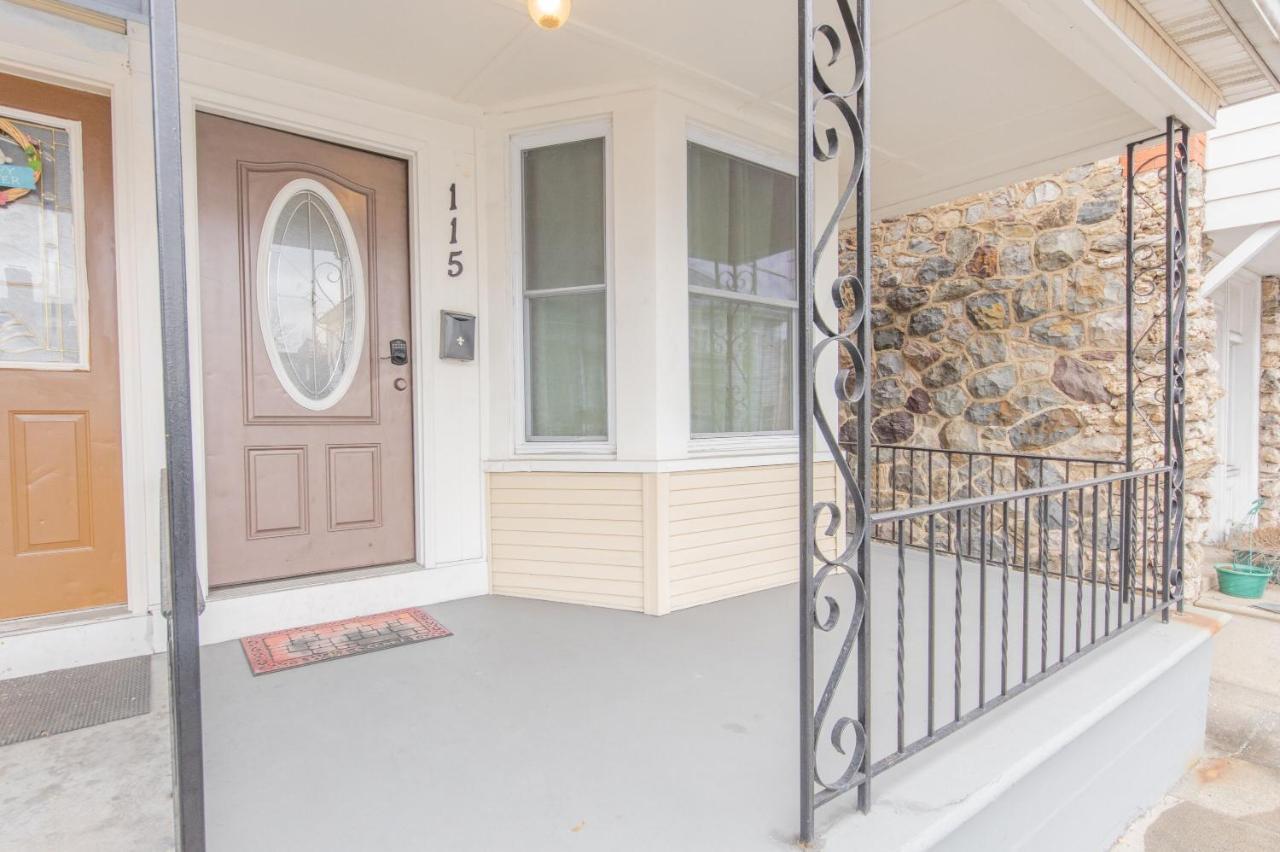 Lovely House In Bangor Paヴィラ エクステリア 写真